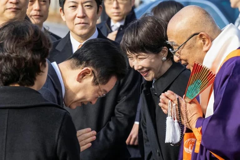 Viralni Trenutak: Takaichi i Lee Odsvirali Dva K‑Pop Hita u Nari