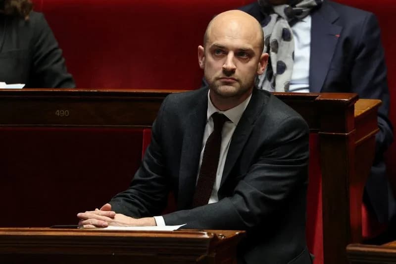 Francuska Razmatra Slanje Eutelsat Satelitskih Terminala U Iran Da Bi Se Obnovio Internet