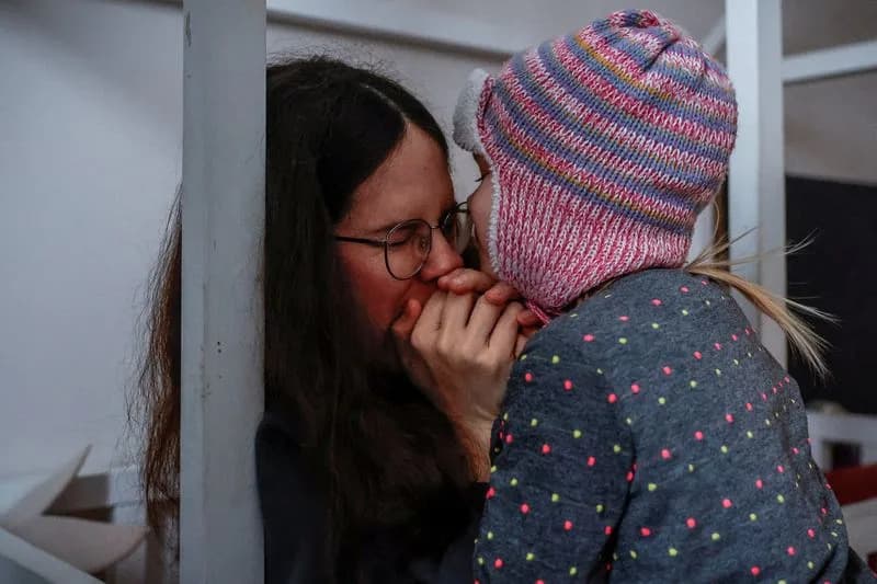 Deca U Ukrajini U Riziku Od Hipotermije Dok Se Zalihe Agregata I Pomoći Istanjuju