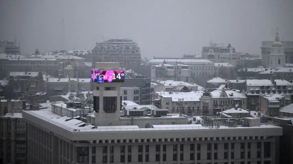 Logorske vatre, plesovi, ljubimci: Kako Ukrajinci preživljavaju najtežu zimu u poslednjih 20 godina