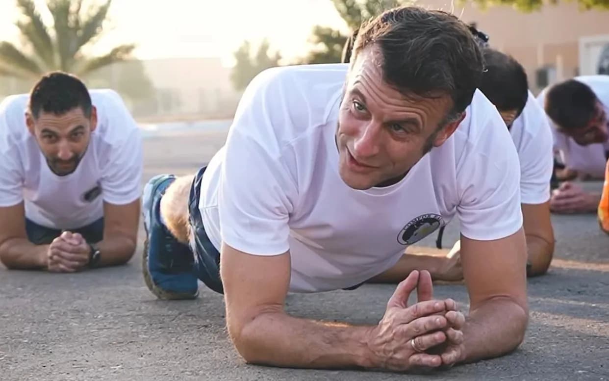 Macholand: 'Boy Band' U Jelisejskoj Palati — Kako Muška Klika Oblikuje Vlast Emmanuela Macrona