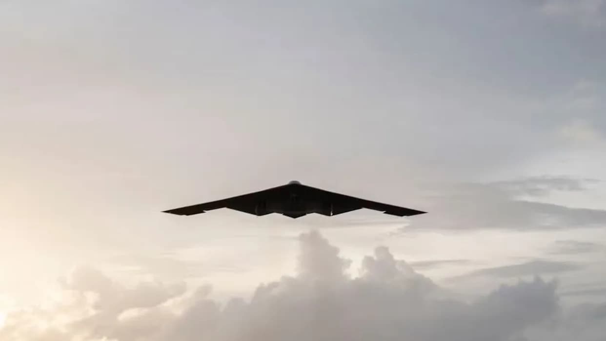 Unutar Kokpita B‑2: Kako Posade Spavaju Tokom Ultra‑Dugih Misija