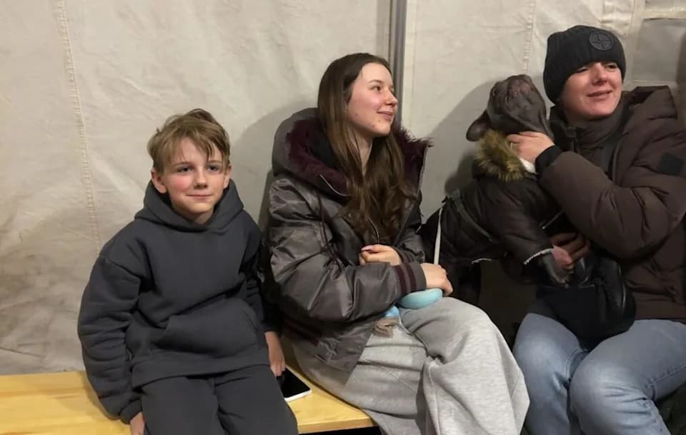 Kijev: Polovina Grada Bez Struje, Škole Zatvorene — Deca Traže Toplinu U Šatorima Crvenog Krsta