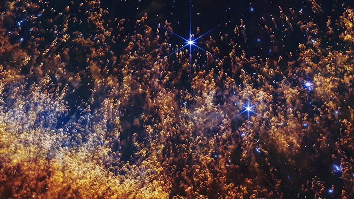 Webb Snimio Zapanjujuću, Detaljnu Sliku Heliksove Magline