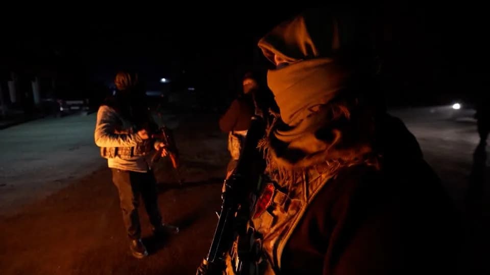 „Potpuno bez države“: Unutar logora Al‑Roj — žene i deca povezani s ISIS‑om žive u neizvesnosti