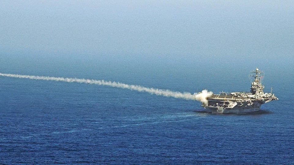 Iranski roj dronova predstavlja verodostojnu pretnju za USS Abraham Lincoln, upozorava stručnjak