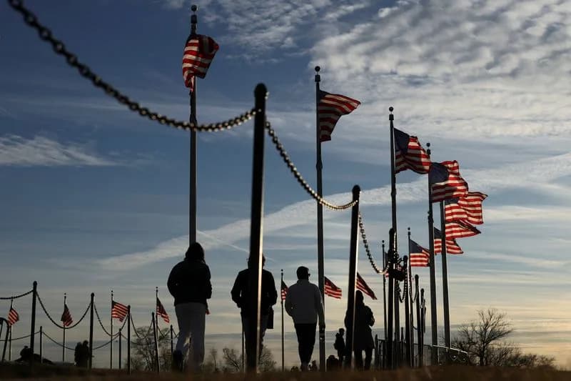 Rast Stanovništva SAD Usporava Na Najniži Nivo Od Pandemije — Imigracija Glavni Krivac