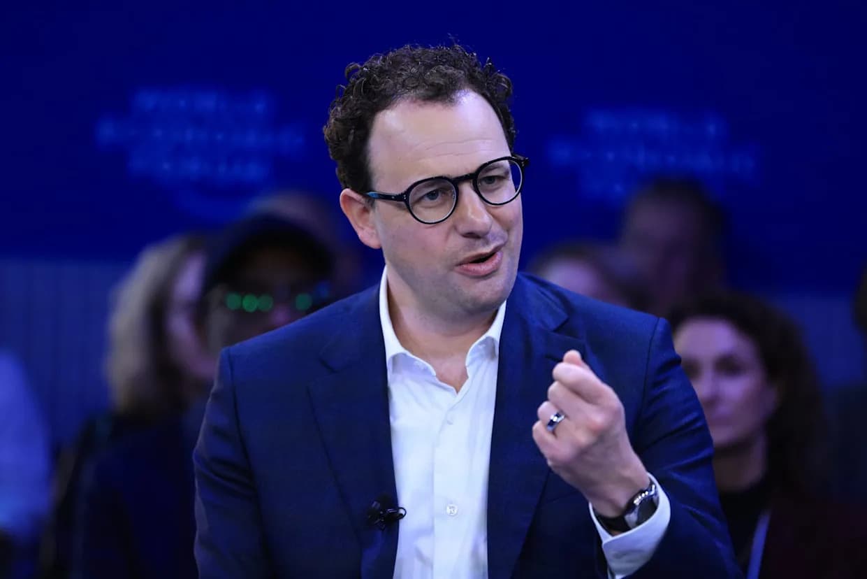 „Zemlja Genija“ U Data Centru: Amodei Upozorava Na Potencijalnu Globalnu Pretnju AI