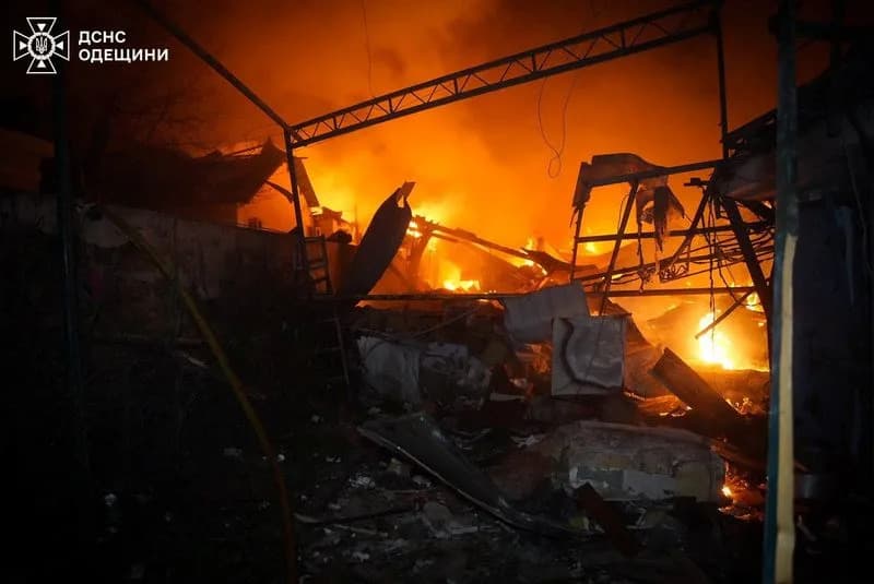 Ruski udari dronovima i raketama: Par poginuo blizu Kijeva, pogođeni Odesa, Zaporižje i Krivi Rih