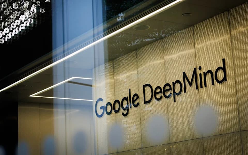 Dizajnerska DNK koja menja pravila: AlphaGenome otvara put ka personalizovanoj genskoj terapiji