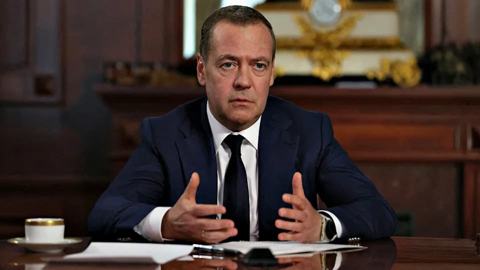 Medvedev Hvali Trampov Napor Za Mir: "Kontakti Sa SAD Postali Su Produktivniji" — Pregovori U Abu Dabiju