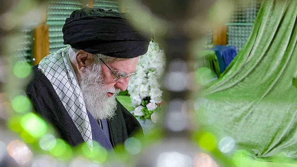 Inscenirane fotografije Khameneija: Opozicija tvrdi da režim prikriva pukotine u IRGC