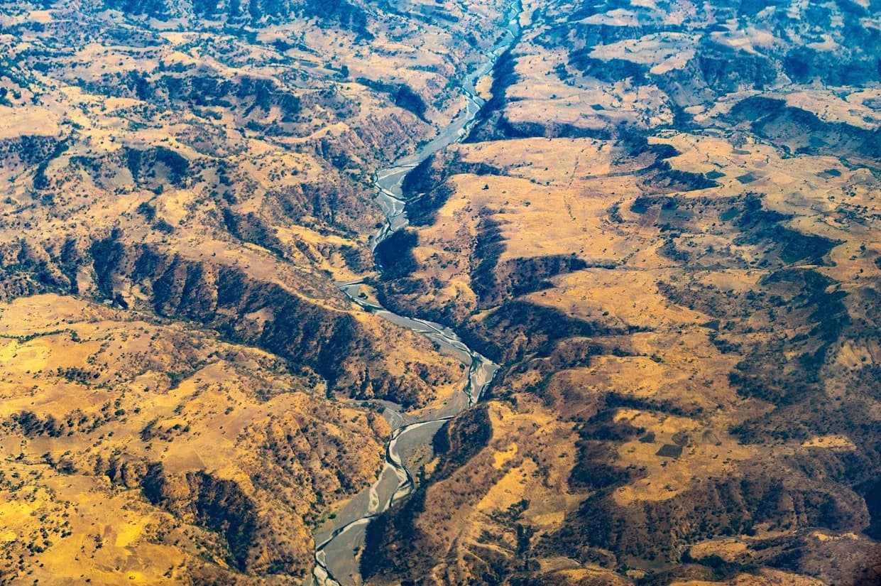 Afrika Se Suši — Istok Kontinenta Se Doslovno Cepa