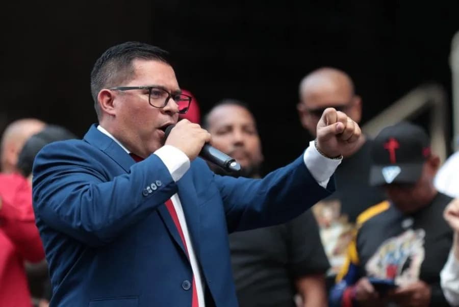 Čavizam Posle Hapšenja Nicolása Madura: Brza Reorganizacija, Pregovori Sa SAD I Rizik Od Raskola