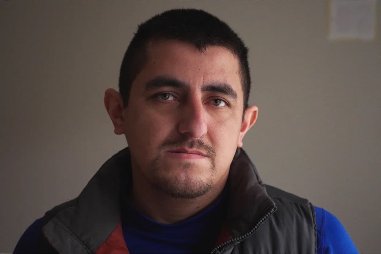 Imigrant tvrdi da su ga agenti ICE brutalno pretukli — lobanja slomljena na osam mesta