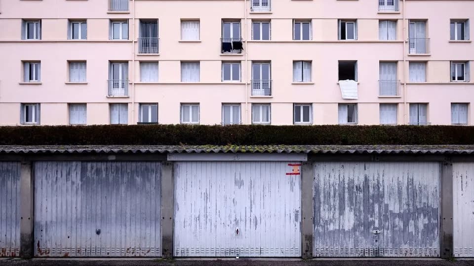 Drama u Drômeu: Prolaznik Spasio Majku i Ćerku Nakon Otmice Povezane s Kriptovalutama