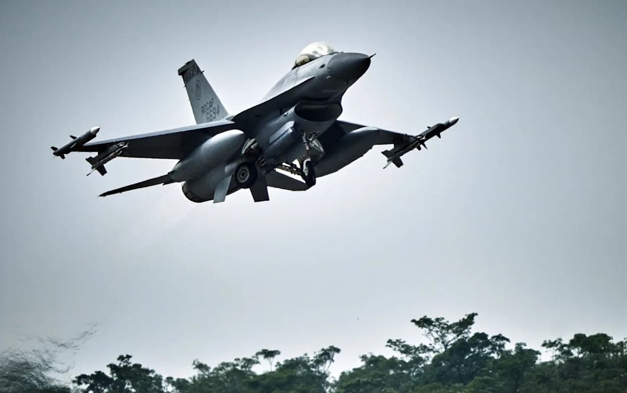 Napet trenutak iznad Tajvana: Kineski avion ispalio varalice prema tajvanskom F-16 tokom velikih vežbi