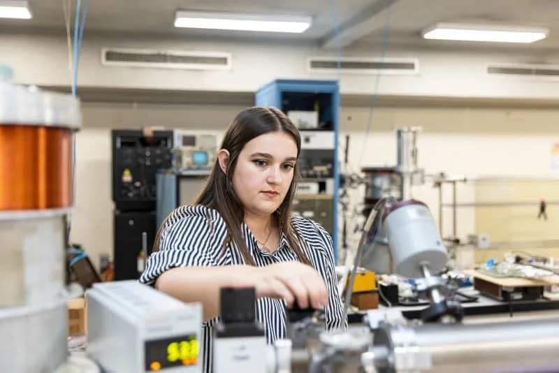 Studentkinja u Sidneju napravila kosmičku prašinu u laboratoriji i otkrila rane hemijske korene života
