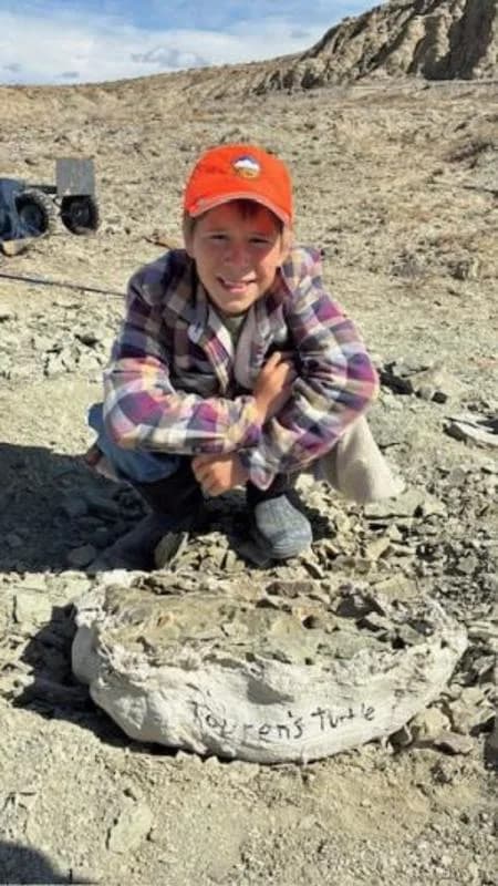 11-godišnji Touren Pope Pronašao Fosil Kornjače Star 48 Miliona Godina