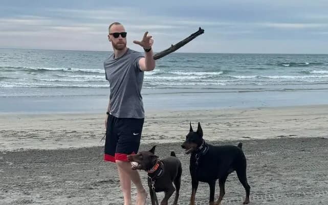 Irca Drže Pet Meseci U ICE Pritvoru: Tvrdi Da Je Imao Važeću Dozvolu Za Rad I Strahuje Za Život