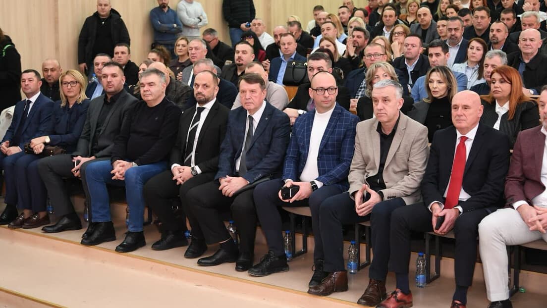 KiM: Konsultativni sastanak srpskih predstavnika u Kosovskoj Mitrovici zbog najave primene zakona Prištine (15. mart)