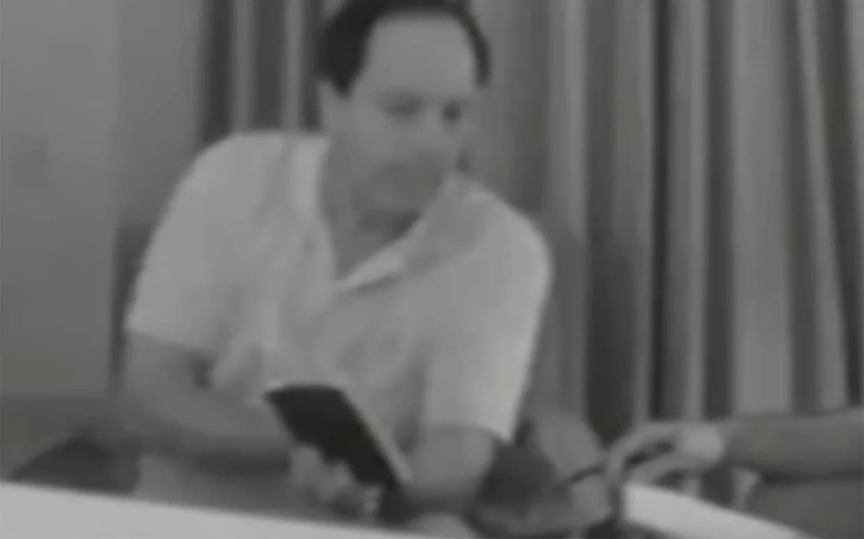 Epsteinov batler pokušao da proda „mali crni imenik“ prikrivenom agentu FBI za 50.000 dolara