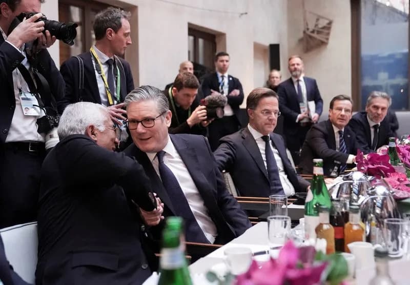 Starmer Poziva Na Blisku Saradnju Sa Evropom U Odbrani: "Nema Britanske Bezbednosti Bez Evrope"