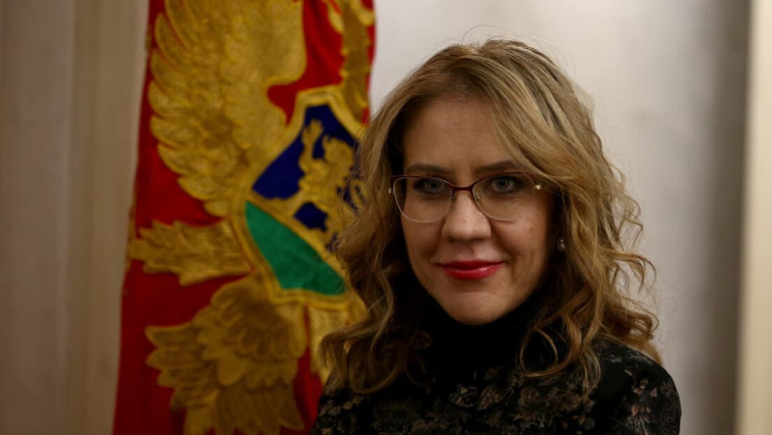 Poruka Hrvatima pa privođenje: Vesna Bratić privedena u Podgorici pod sumnjom na zloupotrebu položaja