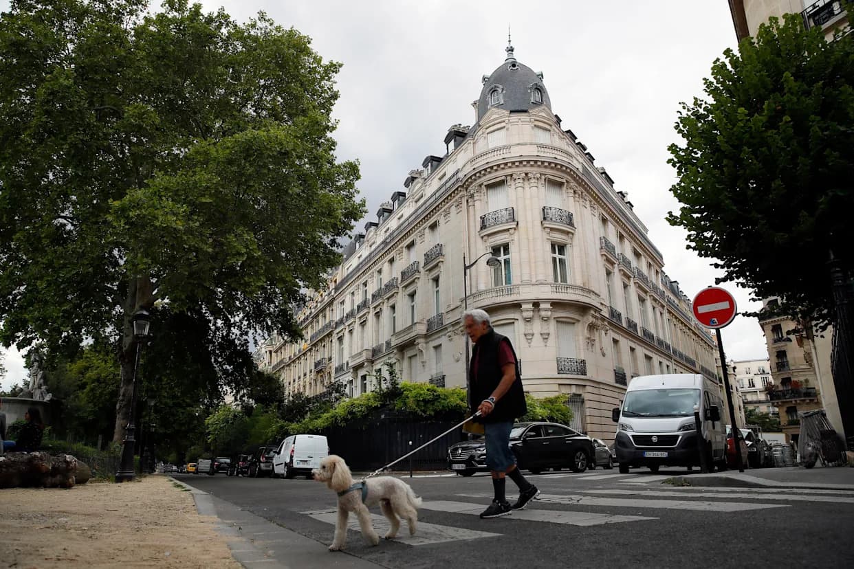 Pariz Pokreće Dve Istrage Nakon Objave Epsteinovih Dosijea, Tužioci Pozivaju Žrtve Da Se Jave