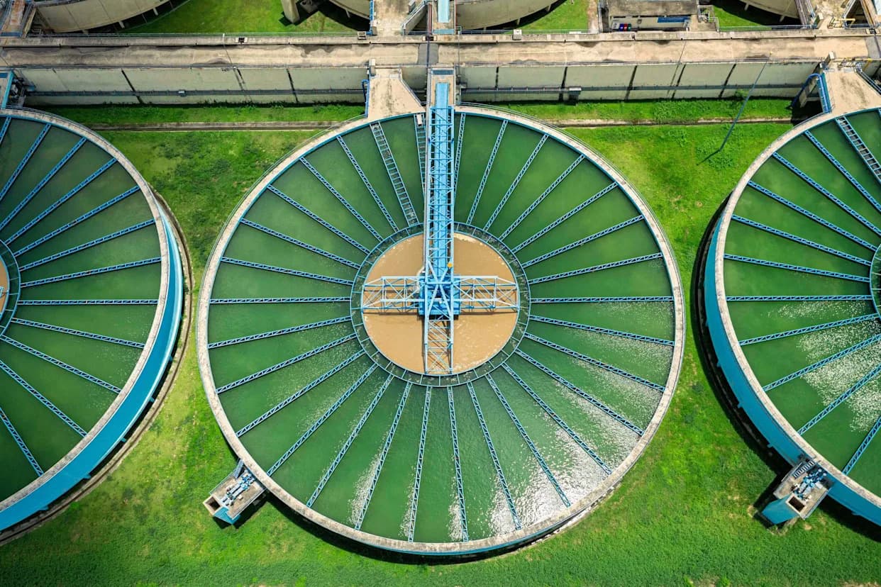 Novi LDH Filter Uklanja PFAS 100x Brže — Mogući Preokret Za Bezbednost Vode