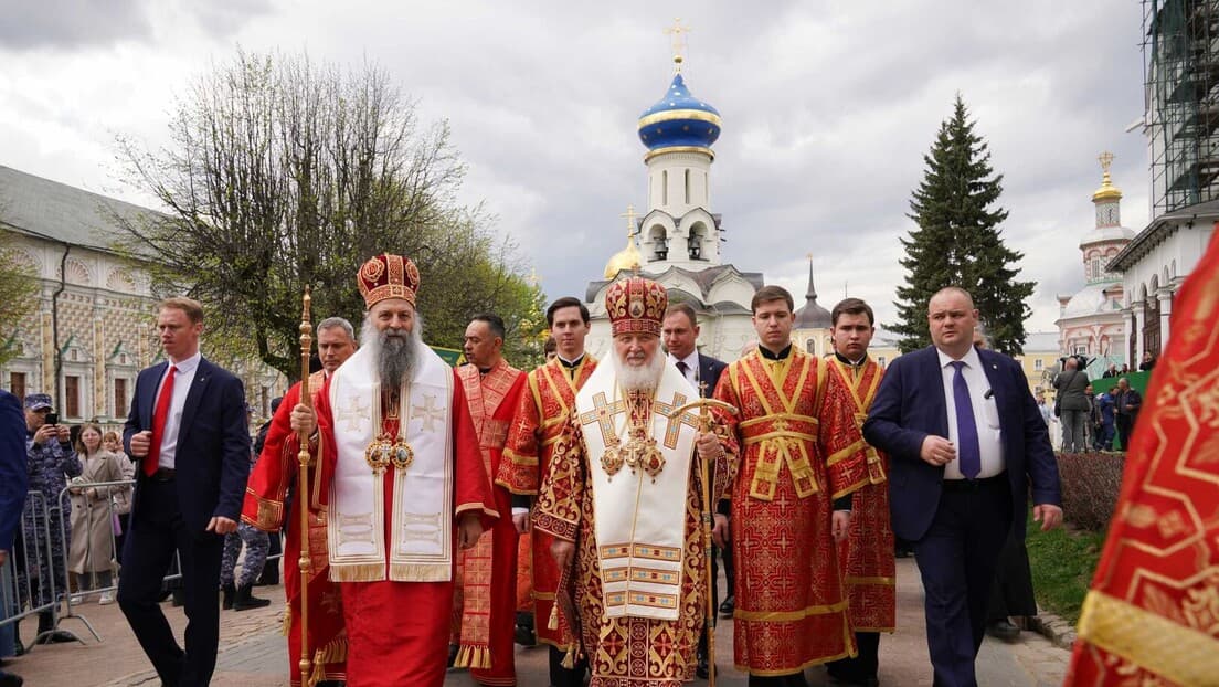 Patrijarh Kiril Čestitao Patrijarhu Porfiriju: „Gospod Vam Je Poverio Sudbinu Naroda Svetog Save“