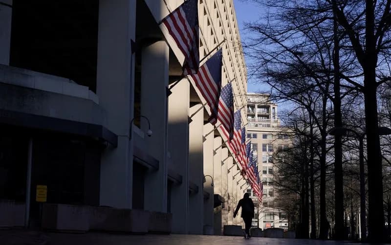 Ekskluzivno: FBI Olakšava Prelazak Internih Zaposlenih u Specijalne Agente, Kritičari Upozoravaju