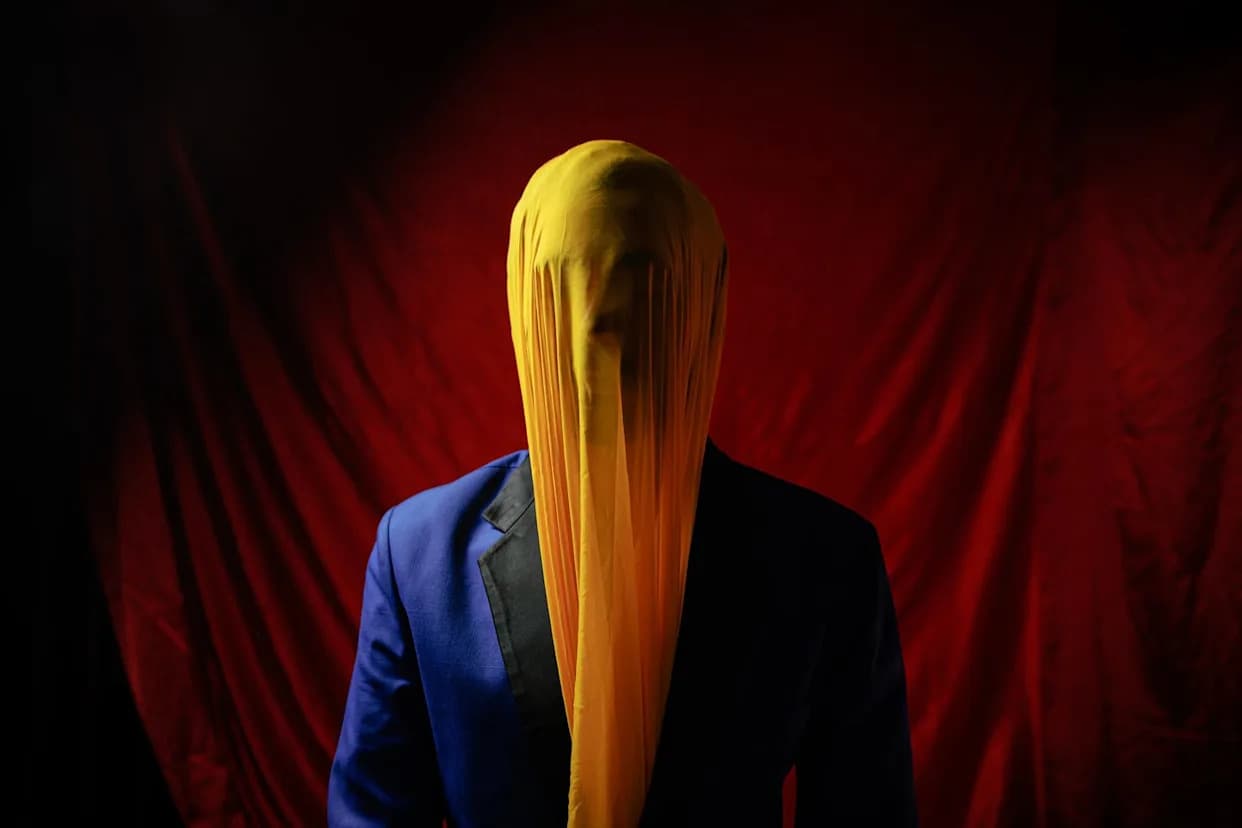 Živimo Li U „Kontrolisanim Halucinacijama“? Kako Kolektivna Percepcija Može Puknuti (Jonestown Kao Upozorenje)