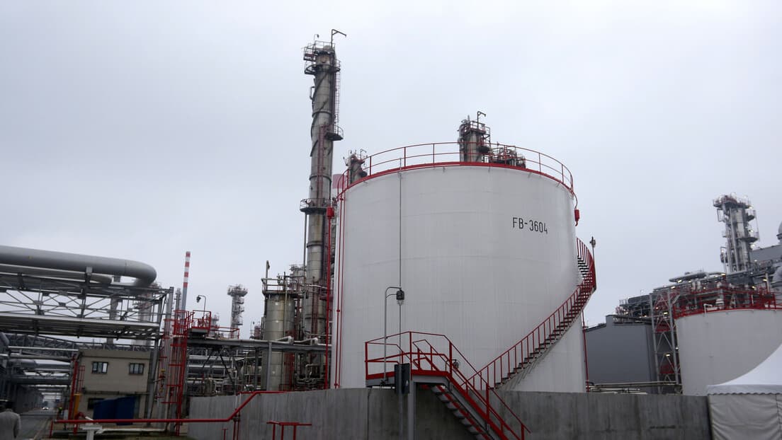 Vučić: Država Radi Na Očuvanju Rafinerije u Pančevu — Licenca Do 20. Marta, Prioritet Očuvanje Radnih Mesta