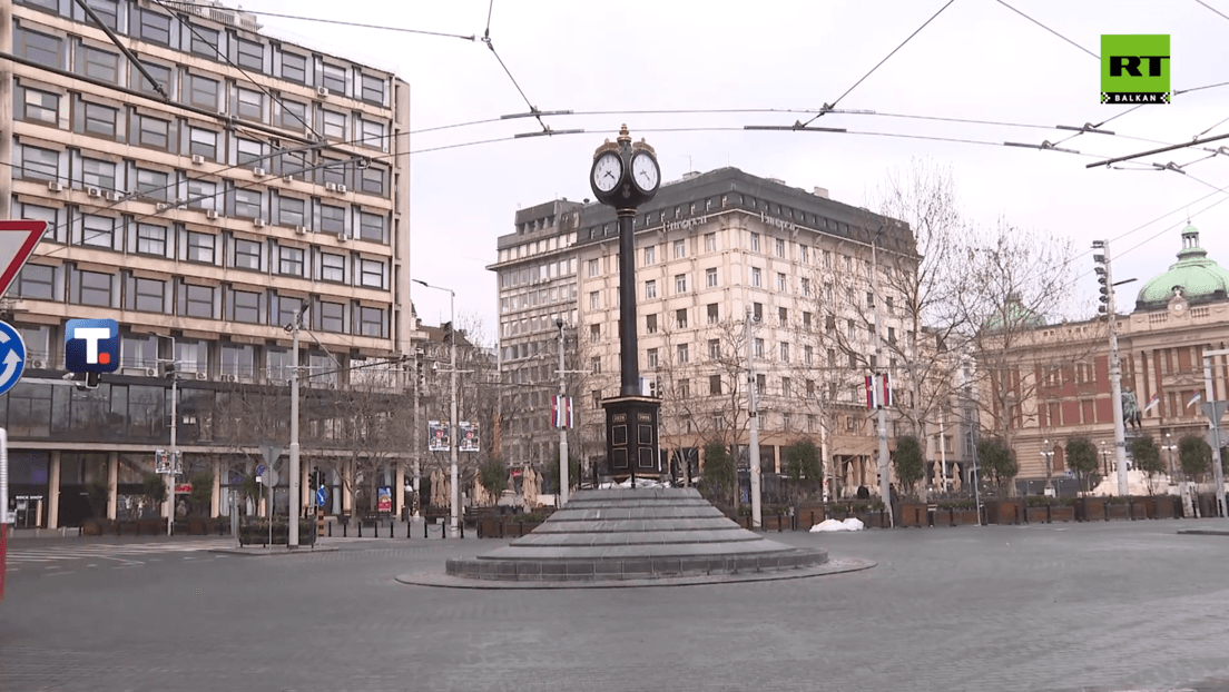 Novi simbol Beograda — Devetometarski sat postavljen na Trgu republike