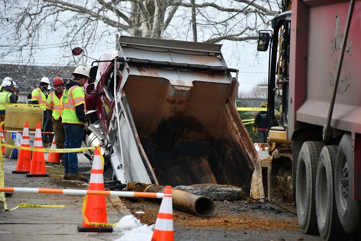 Rupe U Tlu Progutale Kamion U Phillipsburgu — Zašto Sinkholovi Postaju Češći i Kako Se Zaštititi