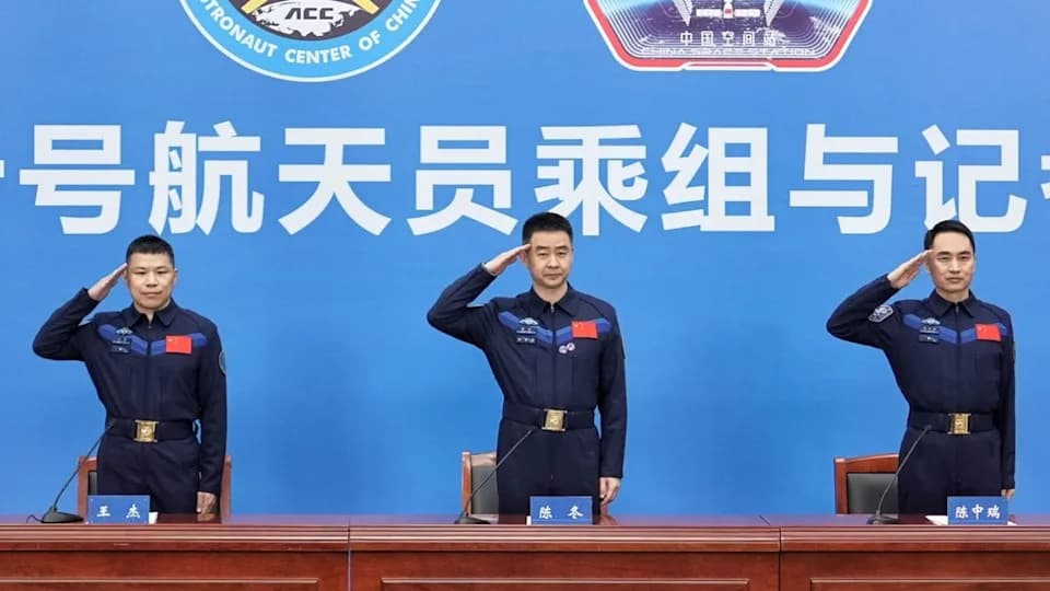 Kineska hitna operacija: Pukotine na pogledu prisilile zamenu kapsule i povratak posade Shenzhou-20