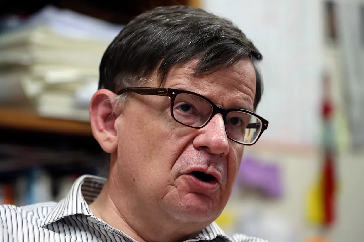 Andrei Lankov Proteran Iz Letonije Nakon Privođenja Tokom Predavanja U Rigi