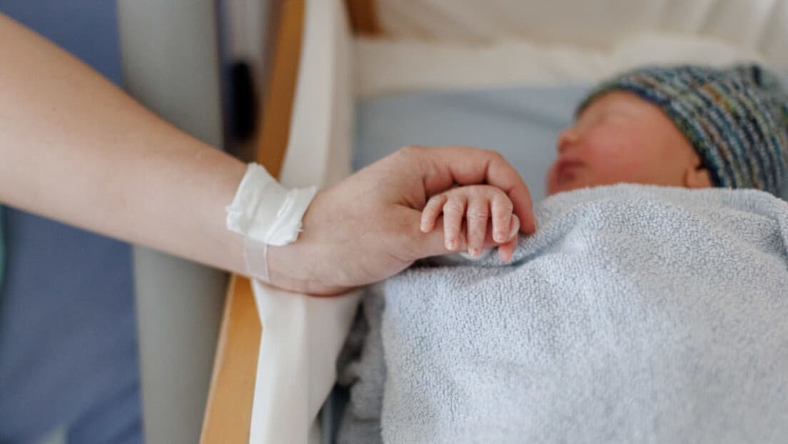 RZS: U januaru rođeno 130 beba manje — prirodni pad populacije se produbljuje