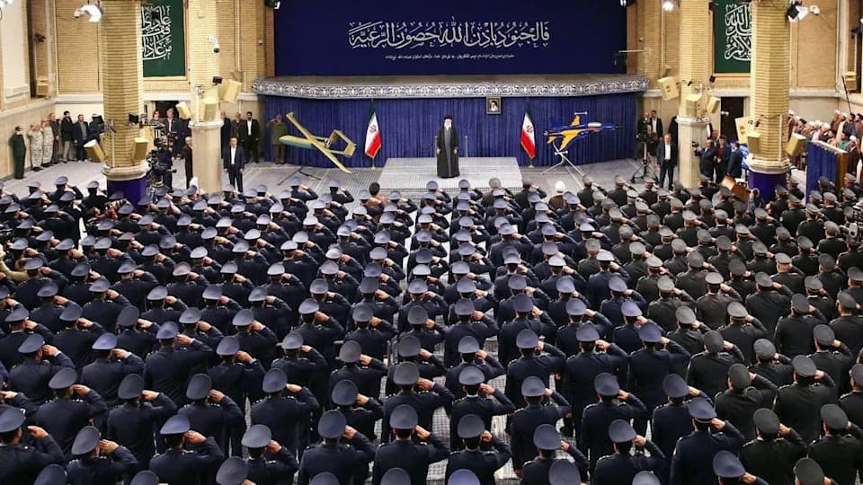 Izveštaj: Kancelarija Hamneija Funkcioniše Kao „Država u Državi“ — Jezgro Od Oko 4.000 Ljudi