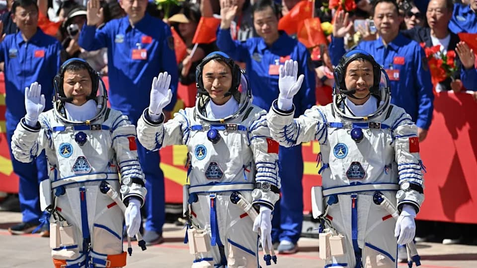 Shenzhou-20: Taikonauti Otkriju Pukotinu na Prozoru Povratne Kapsule — Povratak Odložen 9 Dana