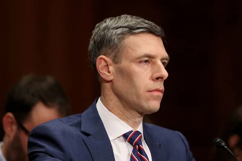 Gould Razmatra Poverljivi Uvid U Zahtev World Liberty Za Nacionalnu Trust Banku