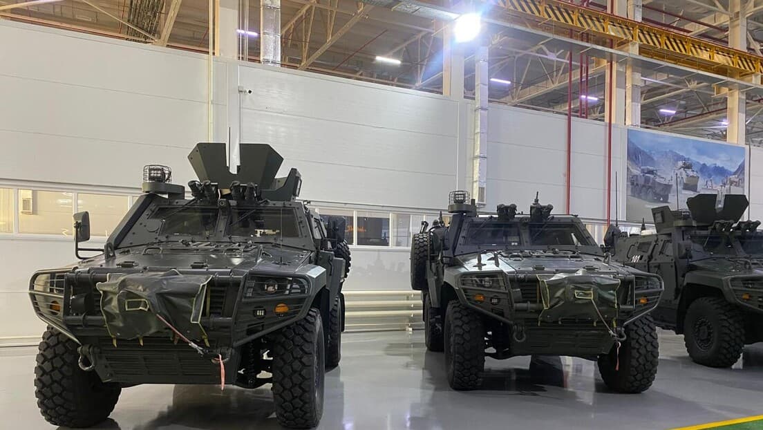 Vučić obišao vojnu izložbu u Astani — Srbija i Kazahstan jačaju saradnju u namenskoj industriji