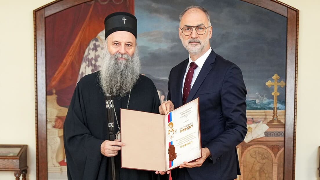 Zahvalnost Srba iz Severne Makedonije: Patrijarhu Porfiriju dodeljena "Povelja Svetog Save"
