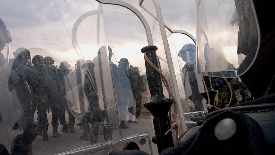 Petoro Srba Privedeno U Suvom Grlu — Pritvor Od 48 Sati Zbog Sumnje Za Ratni Zločin