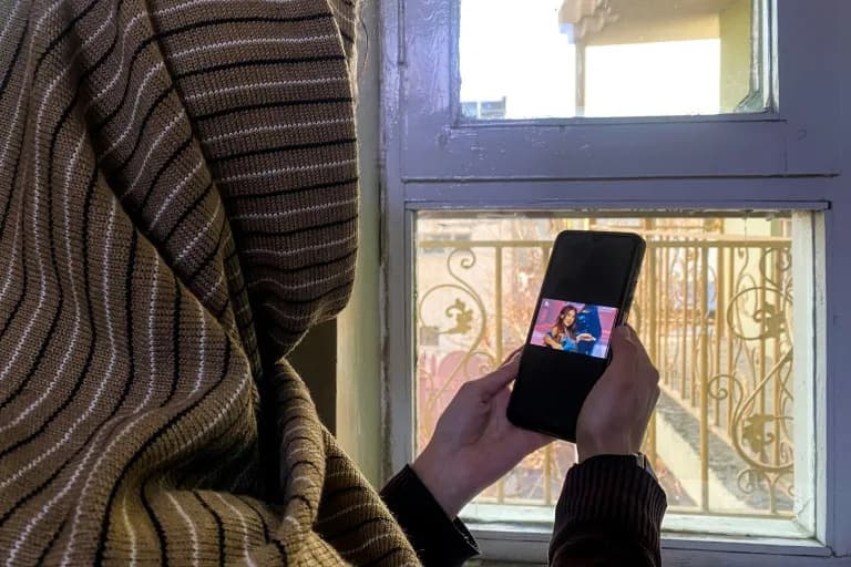 U "kavezu" talibana: Kako pet afganistanki pronalazi nadu kroz male rituale otpornosti