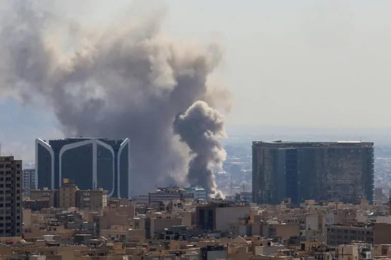 SAD I Izrael Tvrde Skoro 2.000 Pogodaka — Iran Uzvraća, Sukob Se Širi Po Zalivu