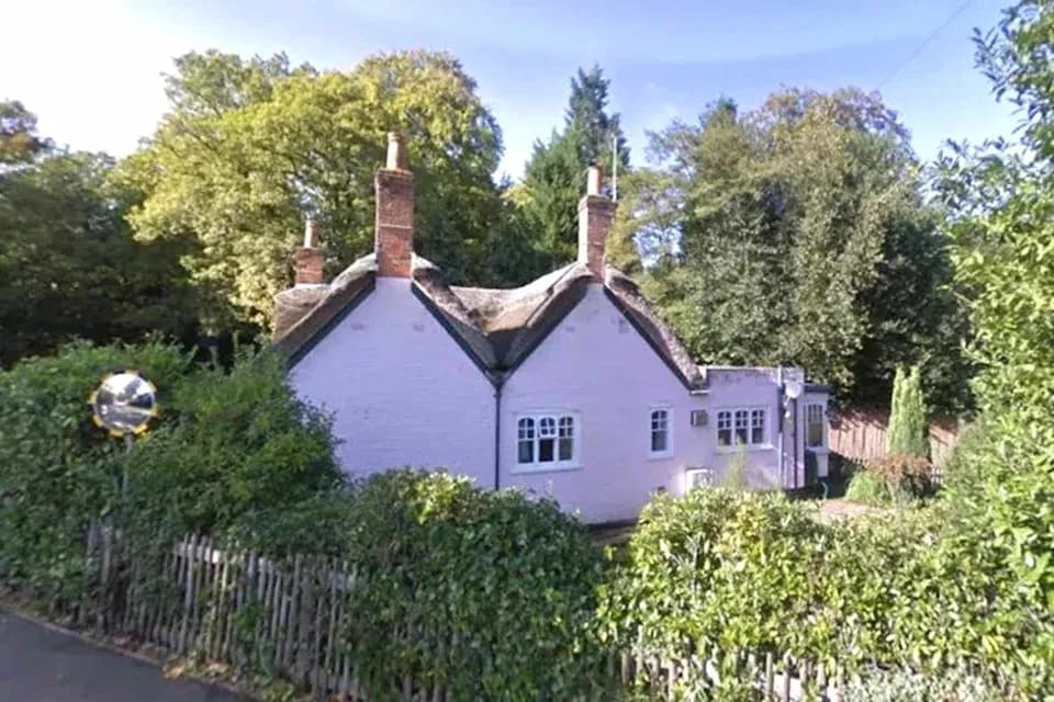 Andrew Mountbatten-Windsor Predaje East Lodge Nakon Hapšenja — Istraga Zbog Sumnje Na Zloupotrebu Javne Funkcije