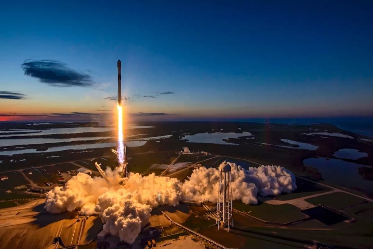 Rekordan Broj Objekata Lansiran U Svemir 2025. — Naučnici Upozoravaju Na Rizike