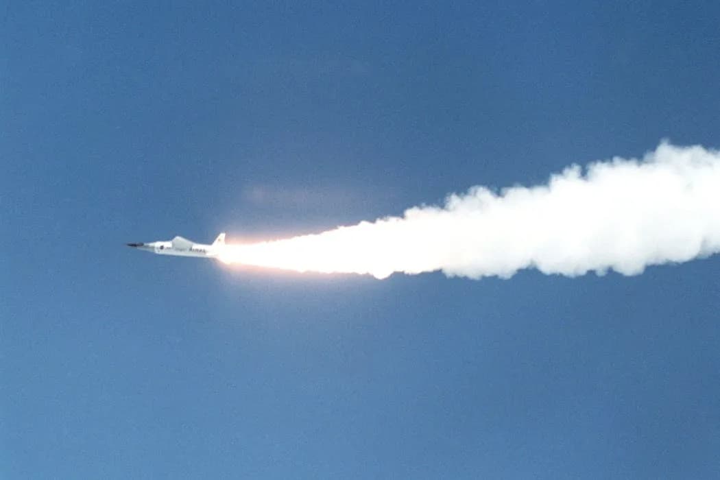 Kako AI i 3D štampa Ubrzavaju Dizajn Metala Otpornih na Ekstremnu Toplotu za Vazduhoplovstvo i Odbranu